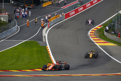 Fernando Alonso, McLaren MCL32, Nico Hulkenberg, Renault Sport F1 Team RS17, Esteban Ocon, Sahara Force India F1 VJM10