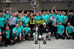 Race winner Lewis Hamilton, Mercedes AMG, and Valtteri Bottas, Mercedes AMG, celebrate with the Mercedes AMG team