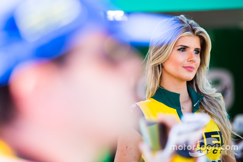 Grid girl