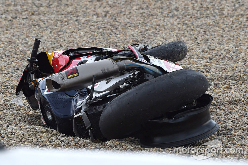 La moto di Stefan Bradl, Honda World Superbike Team dopo l'incidente