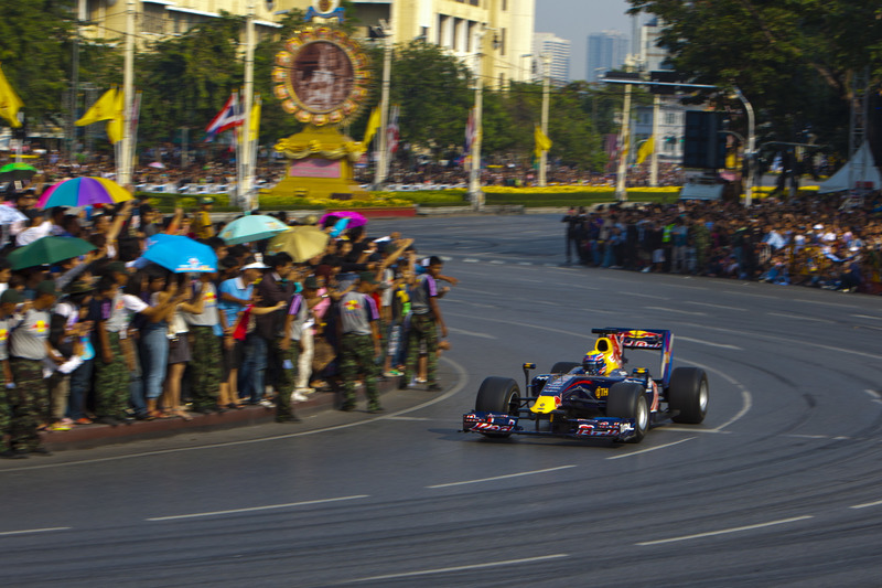 Mark Webber, Red Bull RB6 di jalanan Bangkok