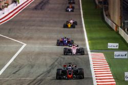 Romain Grosjean, Haas F1 Team VF-17, Esteban Ocon, Force India VJM10 Mercedes, Carlos Sainz Jr., Toro Rosso STR12
