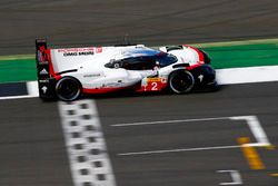 #2 Porsche Team Porsche 919 Hybrid: Timo Bernhard, Earl Bamber, Brendon Hartley