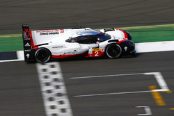 #2 Porsche Team Porsche 919 Hybrid: Timo Bernhard, Earl Bamber, Brendon Hartley