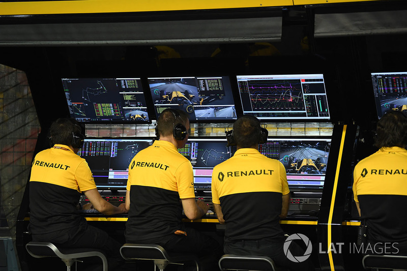 Renault Sport F1 Team pit duvarı