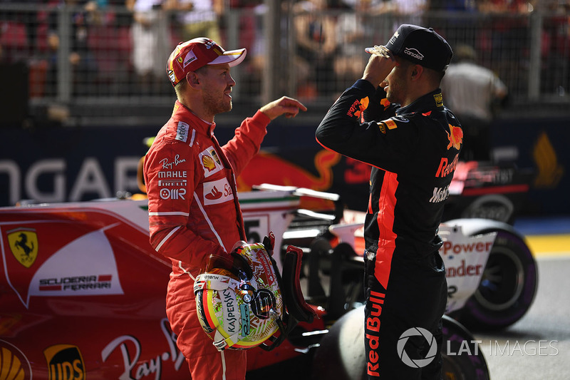O papo rolou solto entre os ex-companheiros de Red Bull, Vettel e Ricciardo.