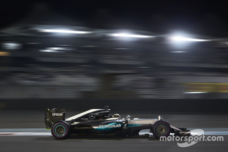 2016: Lewis Hamilton, Mercedes F1 W07 Hybrid