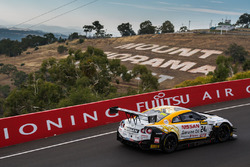 #24 Nissan Motorsport, Nissan GT-R Nismo GT3: Florian Strauss, Todd Kelly, Jann Mardenborough