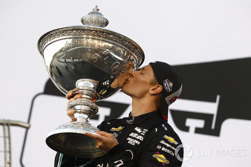 2017 champion Josef Newgarden, Team Penske Chevrolet celebrates with the Astor Cup on the podium