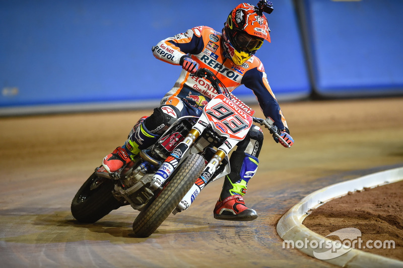 Marc Márquez practicando Dirt Track