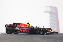 Daniel Ricciardo, Red Bull Racing RB13 spins