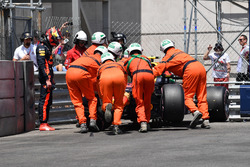 Max Verstappen, Red Bull Racing RB14 na crash