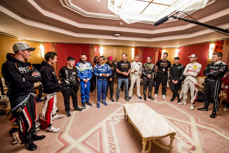 Los pilotos en backstage