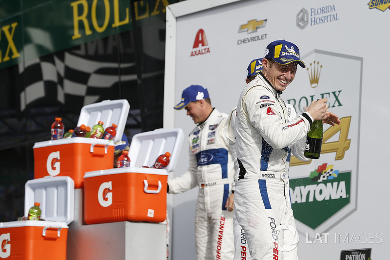 #67 Chip Ganassi Racing Ford GT, GTLM: Ryan Briscoe, Richard Westbrook, Scott Dixon, Champagne