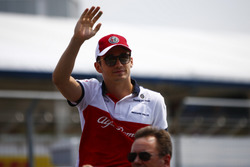 Charles Leclerc, Sauber, tijdens de rijdersparade