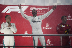 Podium: second place Valtteri Bottas, Mercedes AMG F1, Race winner Lewis Hamilton, Mercedes AMG F1, third place Kimi Raikkonen, Ferrari