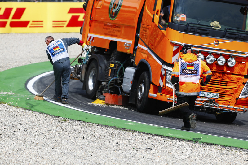 La grava es removida del circuito