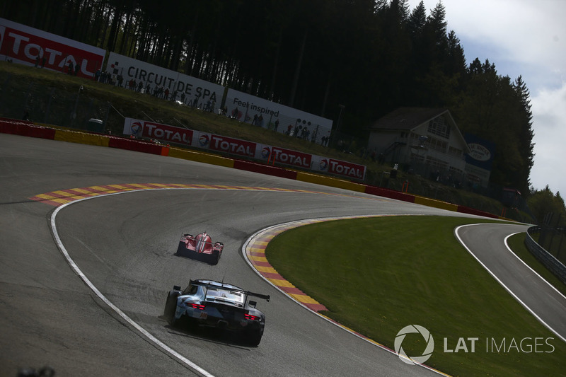 #77 Dempsey Proton Competition Porsche 911 RSR: Christian Ried, Julien Andlauer, Matt Campbell