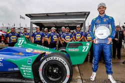 Alexander Rossi, Andretti Autosport Honda celebrates winning the Verizon P1 Pole Award for Race Two
