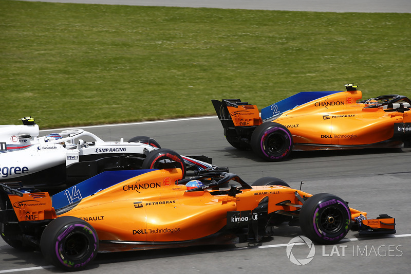 Stoffel Vandoorne, McLaren MCL33, Fernando Alonso, McLaren MCL33