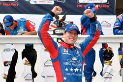 Race winner Kyle Busch, Joe Gibbs Racing, Toyota Camry Comcast Salute to Service Juniper