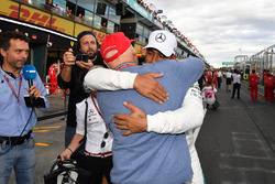 Pole sitter Lewis Hamilton, Mercedes-AMG F1 celebrates in parc ferme with Niki Lauda, Mercedes AMG F