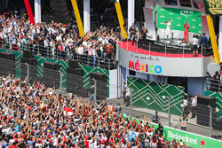 Podio: Max Verstappen, Red Bull Racing, Valtteri Bottas, Mercedes AMG F1, Kimi Raikkonen, Ferrari