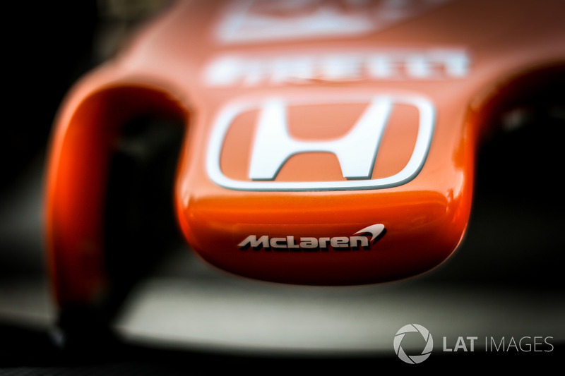 Detalle de la nariz de McLaren MCL32