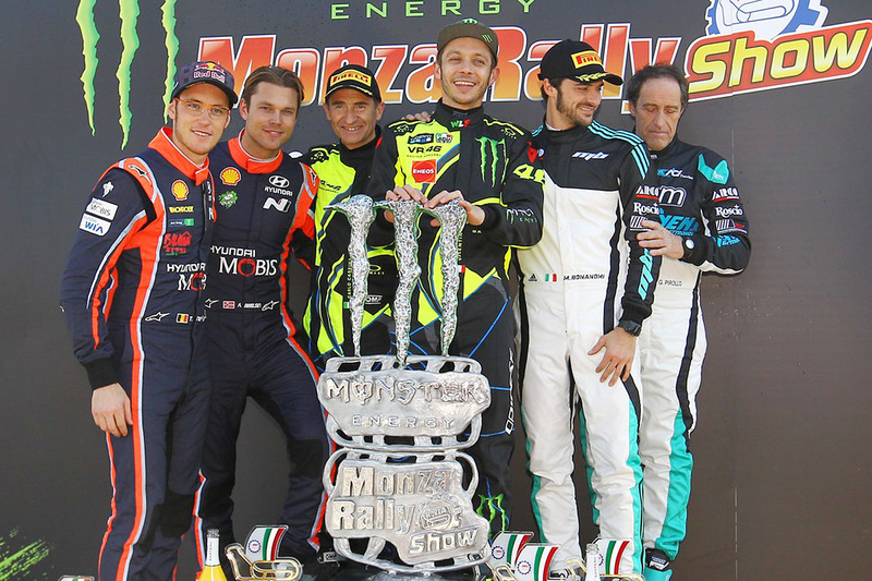 Ganadores, Valentino Rossi, Carlo Cassina, Ford Fiesta WRC, segundo, Andreas Mikkelsen, Thierry Neuville, Hyundai NG i20 WRC, tercero, Marco Bonanomi, Gigi Pirollo, Citroën DS3 WRC