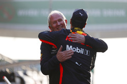 Helmut Markko, Consultant, Red Bull Racing, hugs race winner Daniel Ricciardo, Red Bull Racing