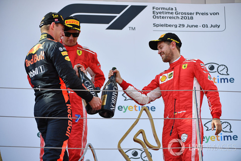 Max Verstappen, Red Bull Racing, Sebastian Vettel, Ferrari et Kimi Raikkonen, Ferrari sur le podium avec le champagne