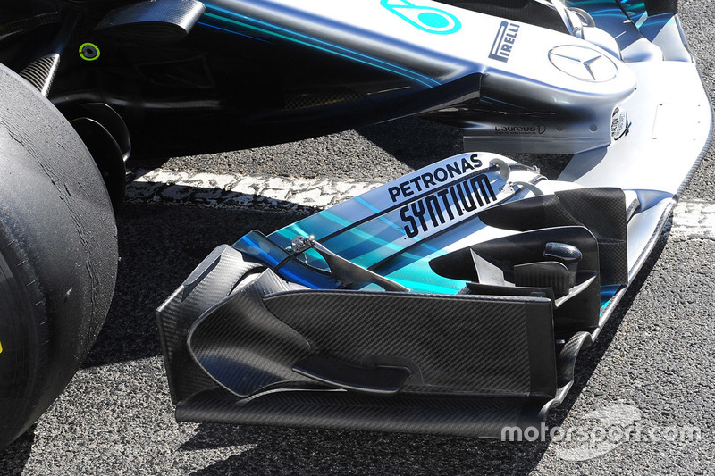 Детали переднего крыла Mercedes F1 W09