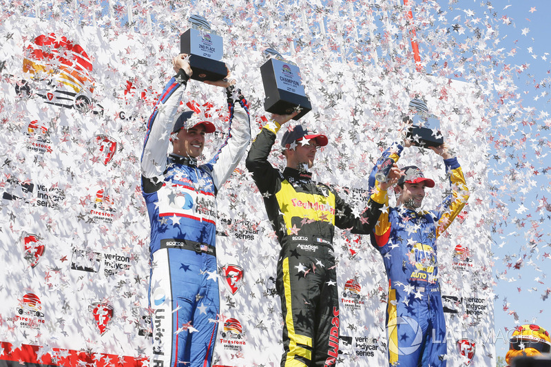 Sébastien Bourdais, Dale Coyne Racing with Vasser-Sullivan Honda, Graham Rahal, Rahal Letterman Lanigan Racing Honda, Alexander Rossi, Andretti Autosport Honda celebrate on the podium