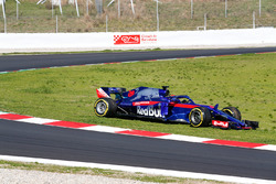 Вылет с трассы: Брендон Хартли, Scuderia Toro Rosso STR13