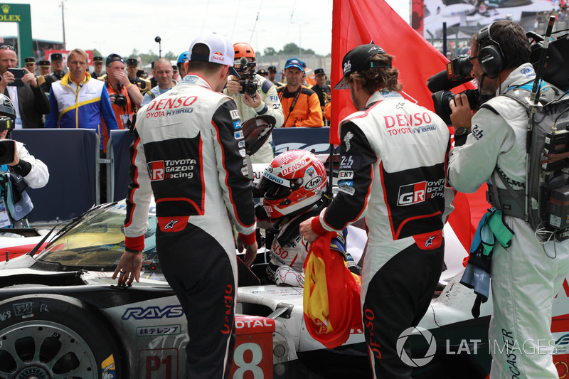 Winners #8 Toyota Gazoo Racing Toyota TS050: Sébastien Buemi, Kazuki Nakajima, Fernando Alonso
