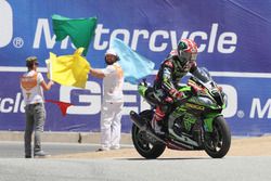 Jonathan Rea, Kawasaki Racing kutlama yapıyor