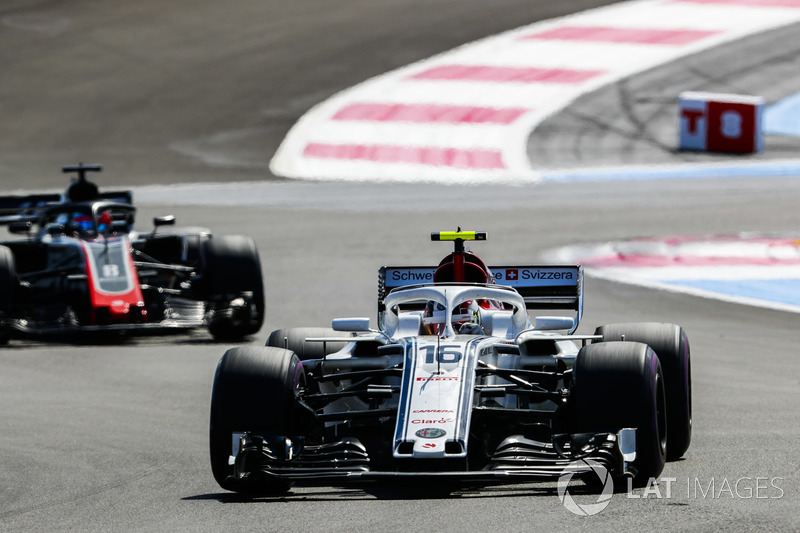 Charles Leclerc, Sauber C37, Romain Grosjean, Haas F1 Team VF-18