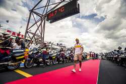 Carlos Sainz Jr., Renault Sport F1 Team on the drivers parade