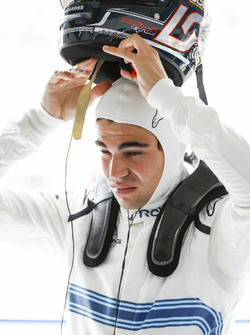 Lance Stroll, Williams Racing, met son casque
