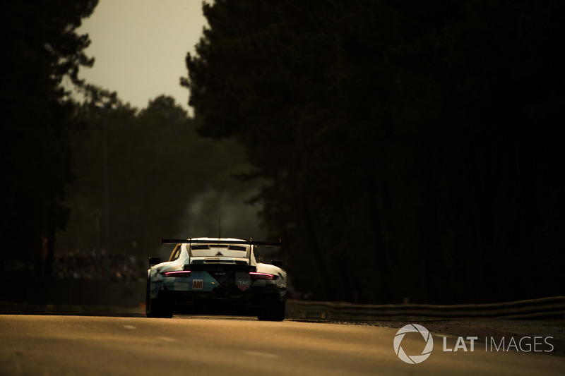 #88 Dempsey Proton Competition Porsche 911 RSR: Matteo Cairoli, Khaled Al Qubaisi, Giorgio Roda