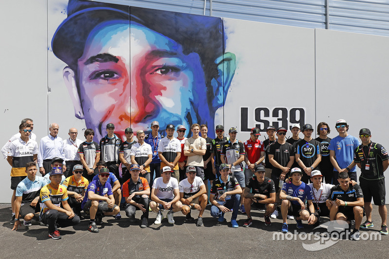 Foto con todos los pilotos
