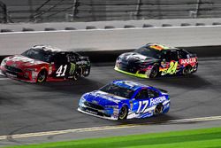 Ricky Stenhouse Jr., Roush Fenway Racing Ford Fusion, Kurt Busch, Stewart-Haas Racing Ford Fusion, and William Byron, Hendrick Motorsports,AXALTA Chevrolet Camaro