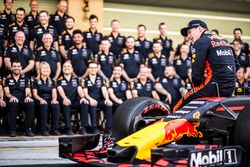 Max Verstappen, Red Bull Racing op de teamfoto van Red Bull Racing