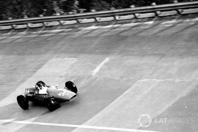 Monza também já teve um traçado incomum, utilizando a combinação entre misto e oval nos anos de 1955, 1956, 1960 e 1961...