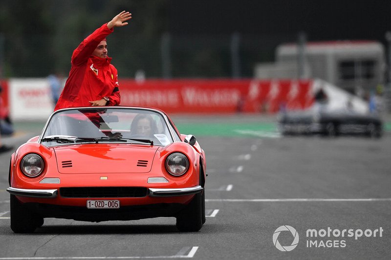 Шарль Леклер, Ferrari, на параде пилотов