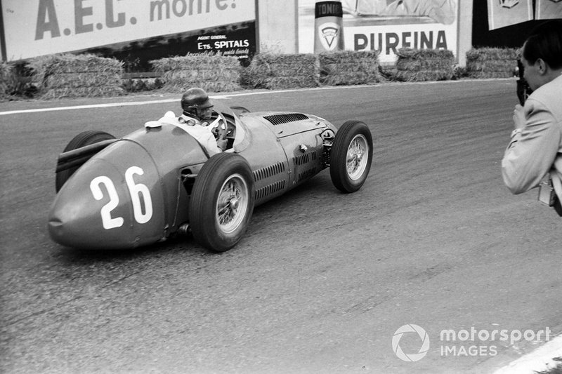 1954: 9 carreras – Campeón: Juan Manuel Fangio