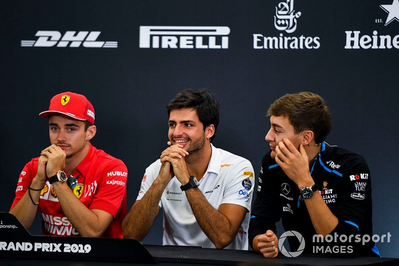 Charles Leclerc, Ferrari, Carlos Sainz Jr., McLaren et George Russell, Williams Racing, en conférence de presse