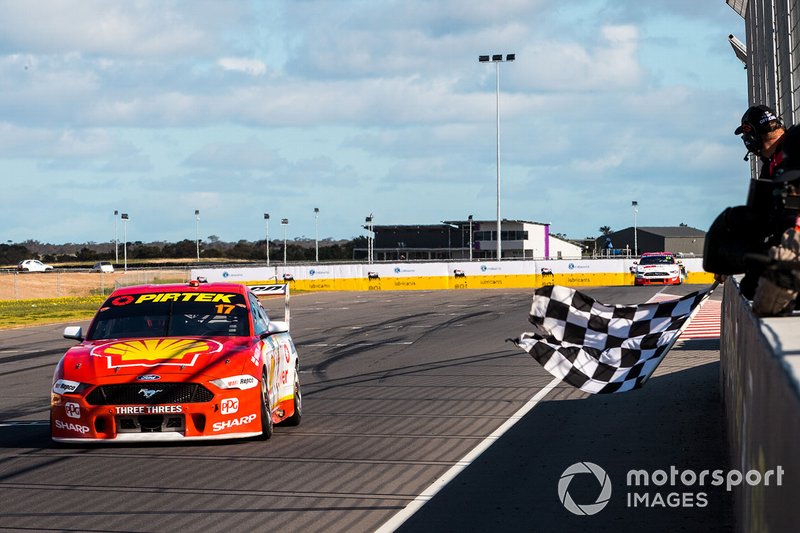 #17 DJR Team Penske Ford