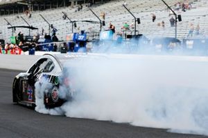 Race Winner Kevin Harvick, Stewart-Haas Racing, Ford Mustang Mobil 1