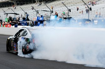 Race Winner Kevin Harvick, Stewart-Haas Racing, Ford Mustang Mobil 1